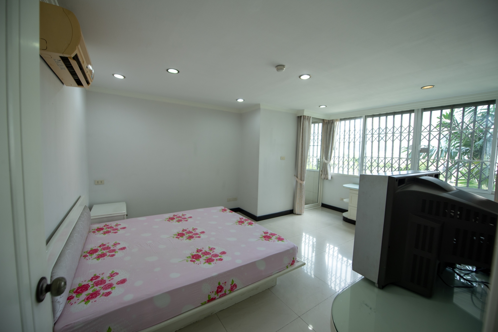 ขาย/ให้เช่าคอนโด โอเรียลเต็ล ทาวเวอร์ พื้นที่ 350 ตร.ม. 3 ห้องนอน เช่า 85,000 บ/ด ขาย 36 ล้าน