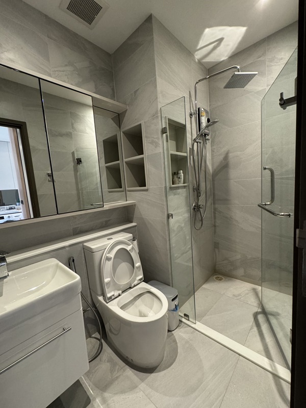 ให้เช่าคอนโด ริทึ่ม เอกมัย เอสเตท พื้นที่ 40 ตร.ม. 1 ห้องนอน ให้เช่า 35,000 บ/ด