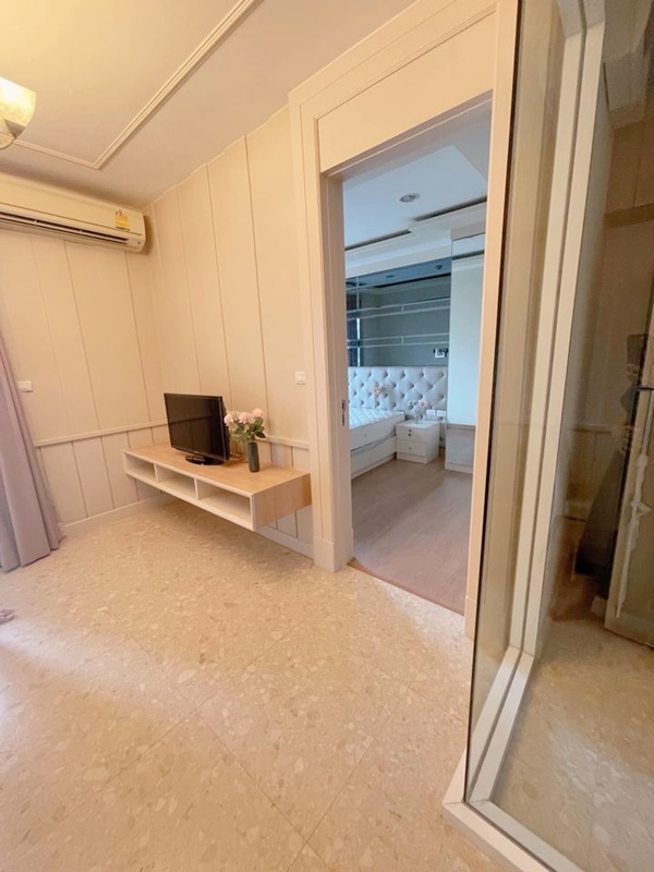 ให้เช่าคอนโด เดอะ เครสท์ ร่วมฤดี พื้นที่ 45 ตร.ม. 1 ห้องนอน เช่า 25,000 บ/ด