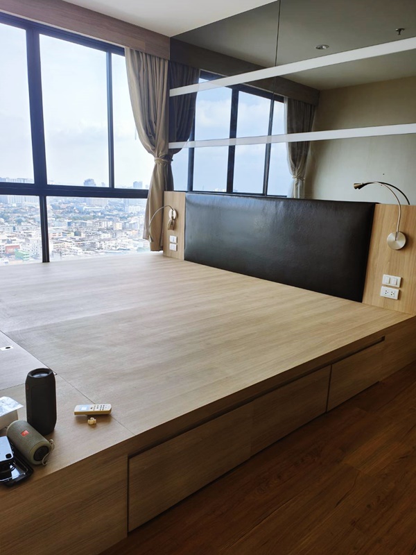 ให้เช่าคอนโด เดอะ ทรี อินเตอร์เชนจ์ พื้นที่ 63 ตร.ม. 2 ห้องนอน เช่า 21,000 บ/ด