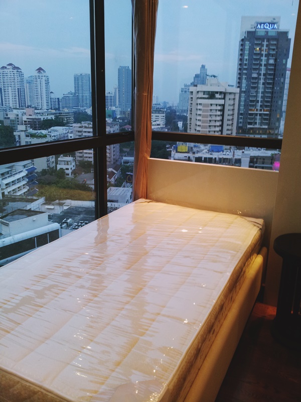 ขาย/ให้เช่า ดิ แอดเดรส สุขุมวิท 28 พื้นที่ 74 ตร.ม. 2 ห้องนอน เช่า 65,000 บ/ด ขาย 18.2 ล.