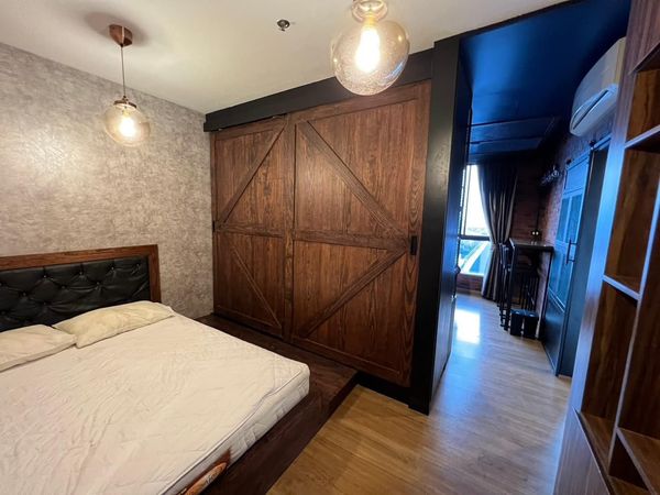 KS-J4.3 2/9/67 ให้เช่าคอนโด The Tree Interchange เดอะ ทรี อินเตอร์เชนจ์ รูปแบบห้อง ( 1 ห้องนอน 1 ห้องน้ำ ) ห้องขนาด 30.5 ตรม. ชั้น 24 ตึก A ราคาเช่า 10500 /เดือน