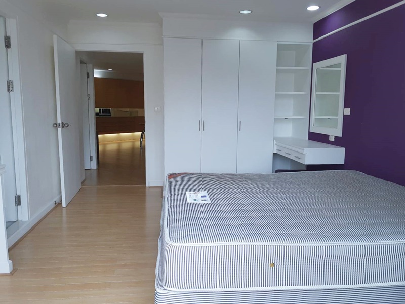 ขาย/ให้เช่าคอนโด วิทยุ คอมเพล็กซ์ พื้นที่ 86 ตร.ม. 2 ห้องนอน เช่า 28,000 บ/ด ขาย 5.4 ล้านบาท