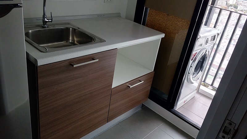 เช่าคอนโด เดอะ ทรี อินเตอร์เชนจ์ พื้นที่ 22 ตร.ม. สตูดิโอ เช่า 8,500 บาท/เดือน