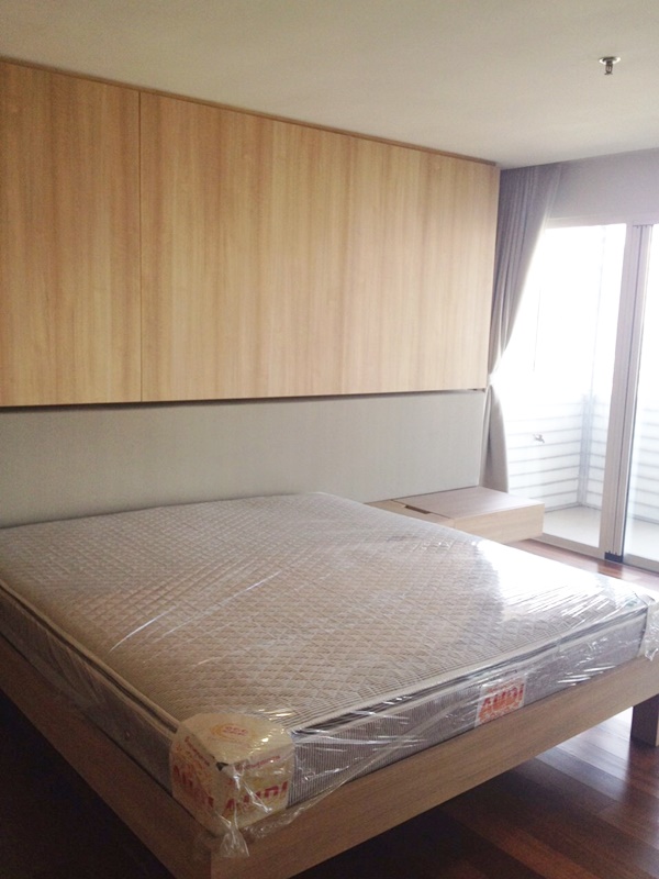 ขายคอนโด เซ็นจูรี่ ไฮท์ สุขุมวิท 23 พื้นที่ 270 ตรม. 3 ห้องนอน ขาย 30 ล้านบาท