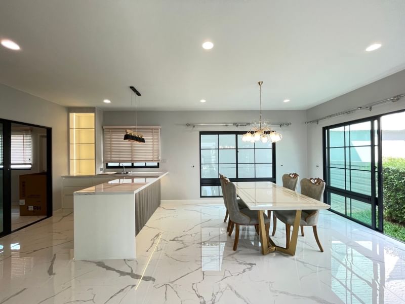 ขาย/ให้เช่าบ้านเดี่ยว 2 ชั้น ย่านบางพลี พื้นที่ 63 ตรว. 4 ห้องนอน เช่า 150,000 บ/ด ขาย 19.5 ลบ.