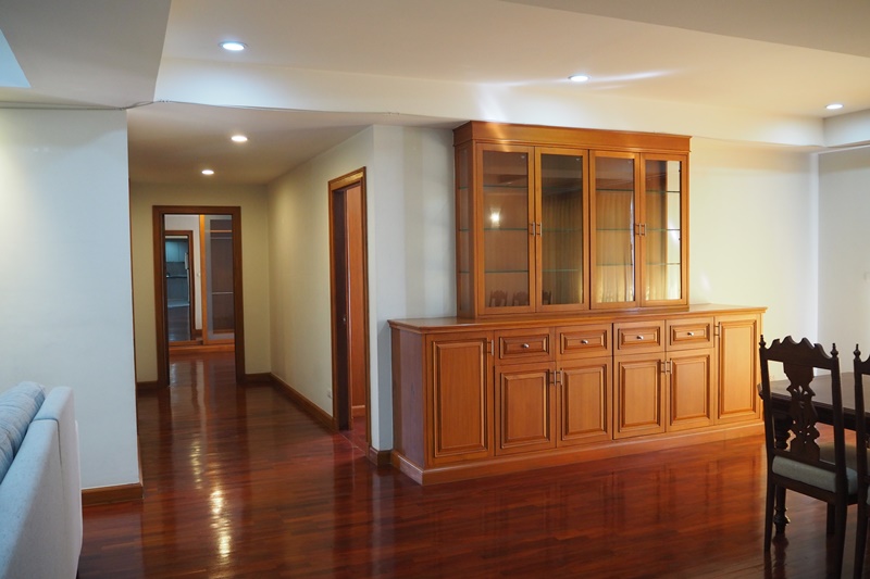 ให้เช่าคอนโด นาการะ แมนชั่น พื้นที่ 200 ตร.ม. 3 ห้องนอน เช่า 60,000 บ/ด