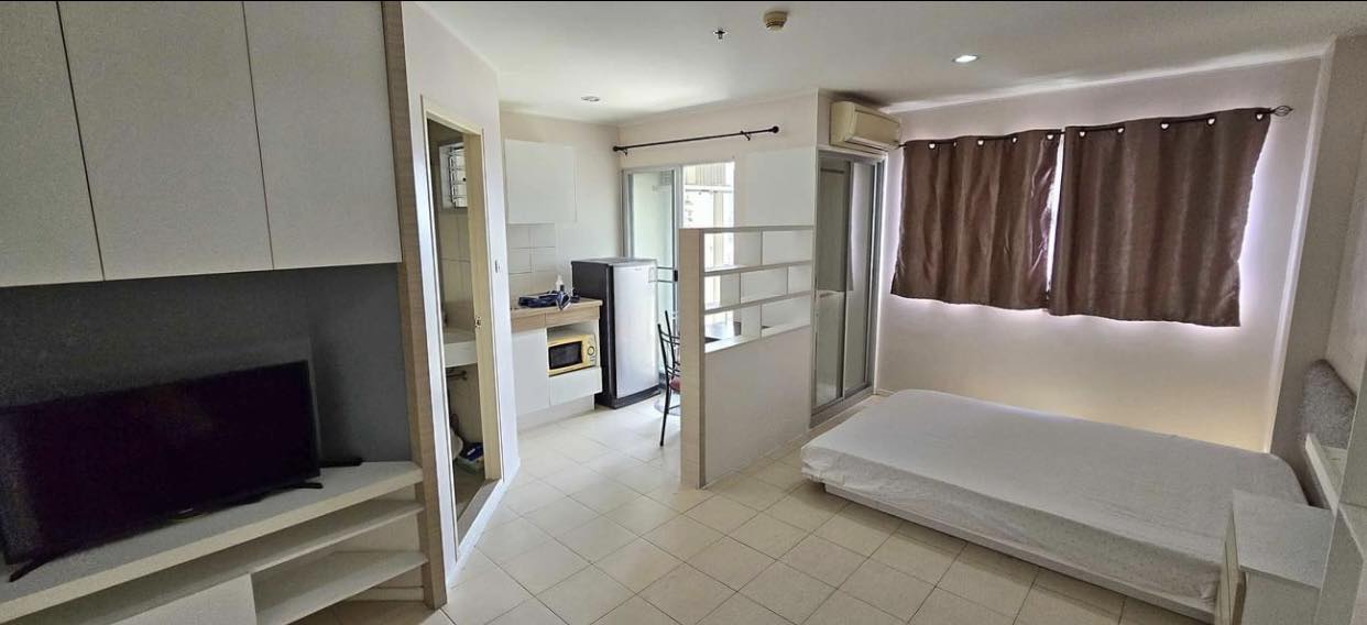 ให้เช่า ลุมพินี คอนโดทาวน์ รามอินทรา นวมินทร์ 23 ตร.ม ห้องสตูดิโอ ห้องมุม ราคา 6,500 บาท/เดือน