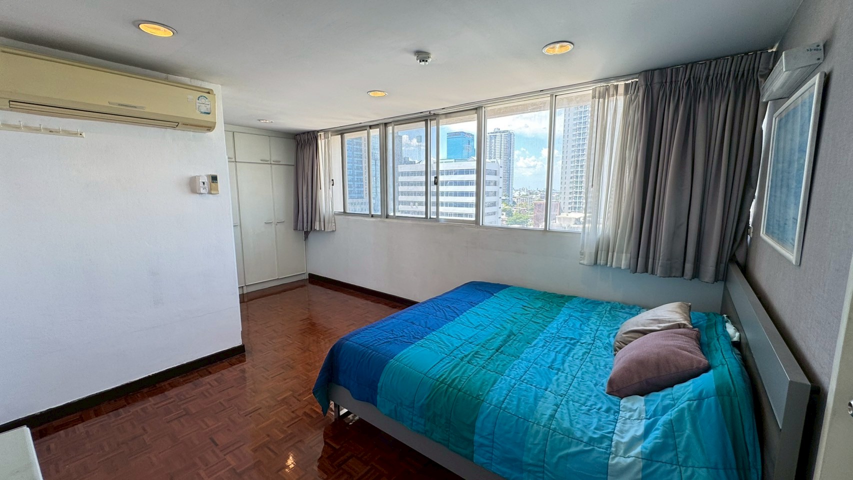 ให้เช่าคอนโด ไท ปิง ทาวเวอร์ คอนโดมิเนียม พื้นที่ 102 ตรม. เช่า 35,000 บาท/เดือน ลดเหลือ 25,000 บ/ด