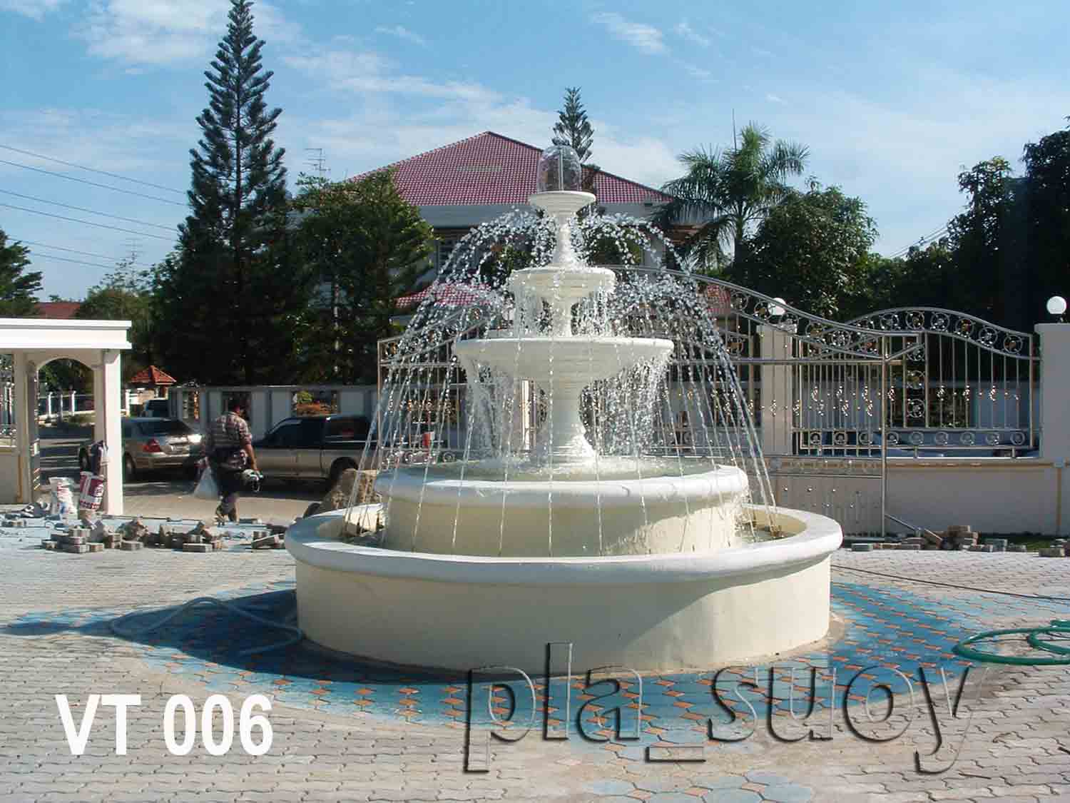 บ่อน้ำพุวงกลม ทรงพานน้ำพุ 3 ชั้น บ้านคุณวิเทพ