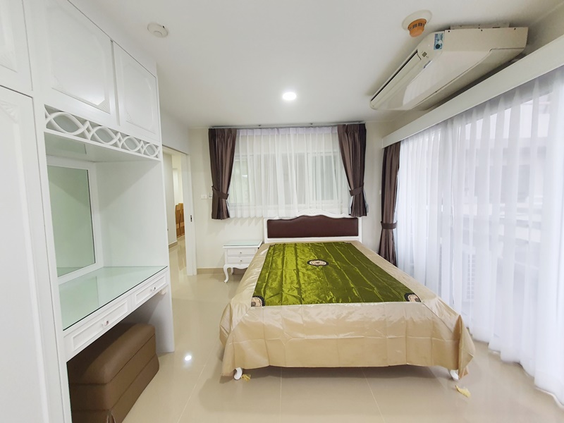 ให้เช่าคอนโด ริชมอนด์ พาเลส พื้นที่ 160 ตร.ม. 3 ห้องนอน เช่า 75,000 บ/ด