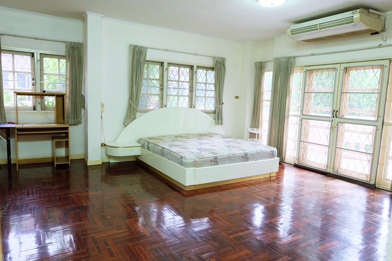 ให้เช่าบ้านเดี่ยว 2 ชั้น รามคำแหง 76 พื้นที่ 75 ตรว. 4 ห้องนอน เช่า 25,000 บ/ด