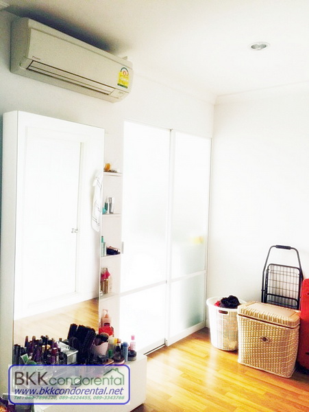 ขายคอนโด ลุมพินี เพลส พระราม 9 ตึก D ชั้น 24 พื้นที่ 34 ตรม. 1 ห้องนอน ขาย 3 ล้านบาท