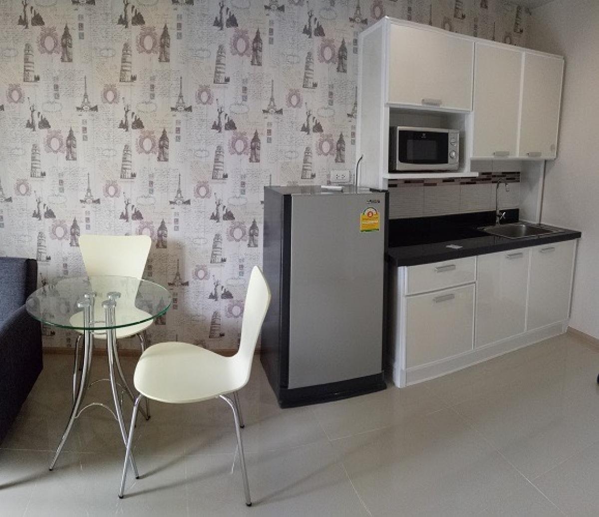 ให้เช่าคอนโด ริชพาร์ค แอท เตาปูน อินเตอร์เชนจ์ 30 ตรม. 1 ห้องนอน วิวสระว่ายน้ำ เช่า 9,500 บาท