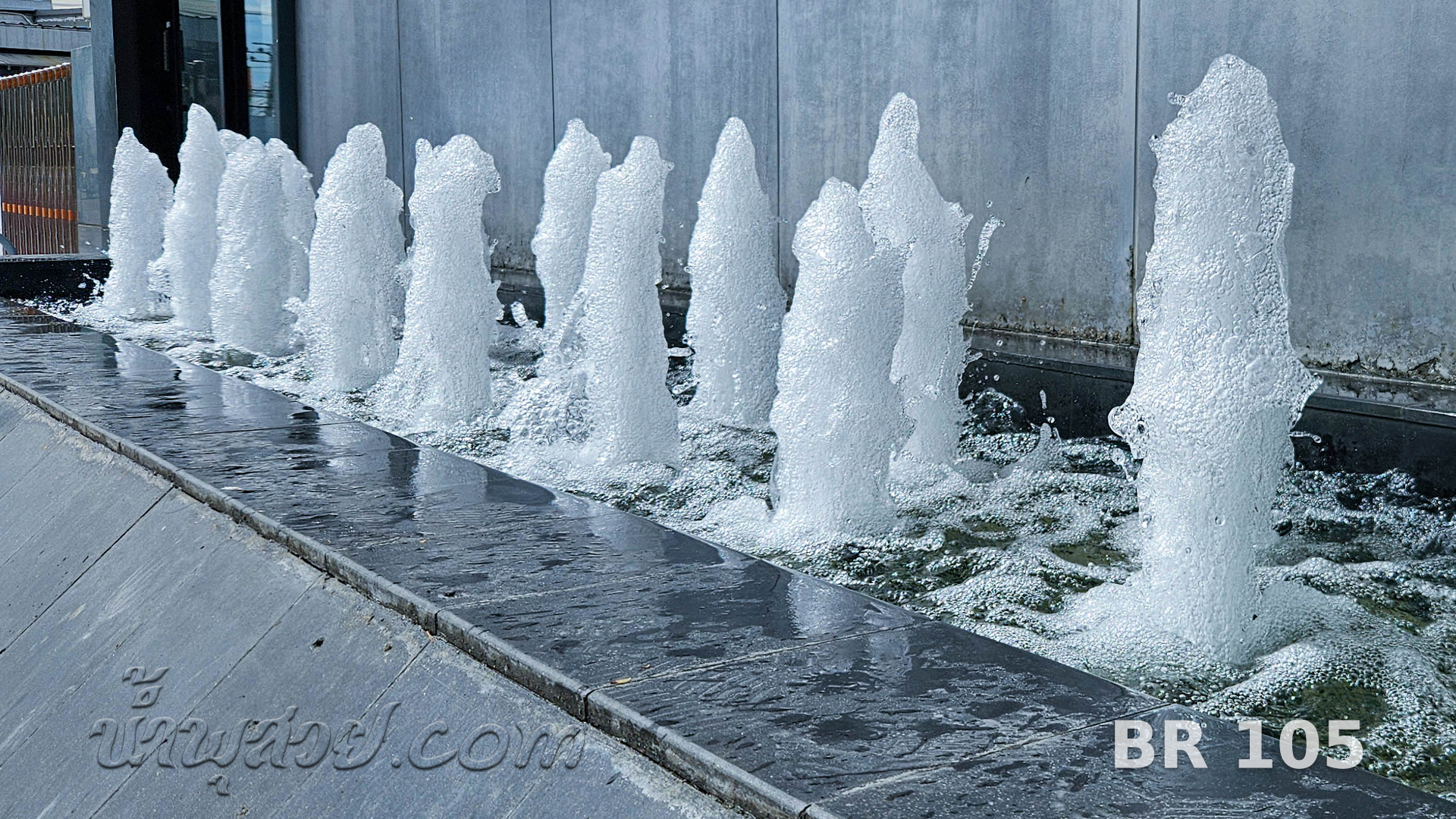 น้ำพุต้นสน บางกอกแร้นช์ จ.สมุทรปราการ