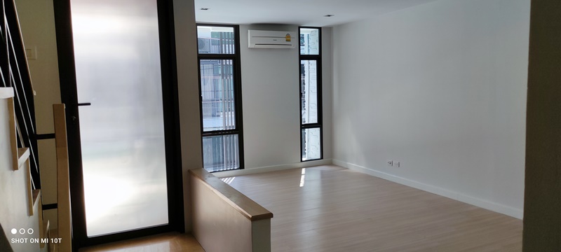 ให้เช่าทาวน์โฮม 3 ชั้น ย่านบางนา พื้นที่ 190 ตรม. 3 ห้องนอน เช่า 29,000 บ/ด