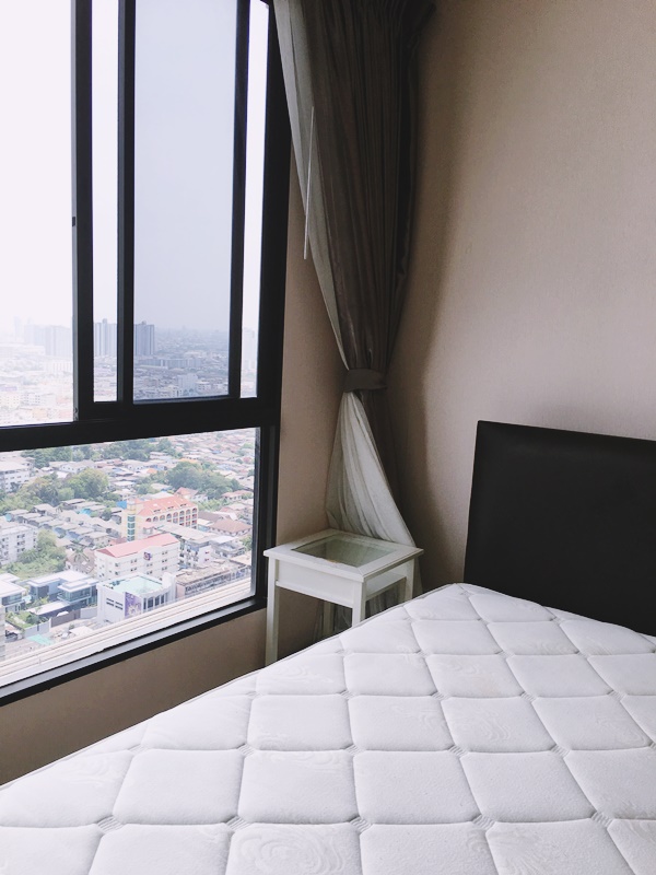 ให้เช่าคอนโด เดอะ ทรี อินเตอร์เชนจ์ พื้นที่ 30 ตร.ม. 1 ห้องนอน เช่า 9,500 บ/ด