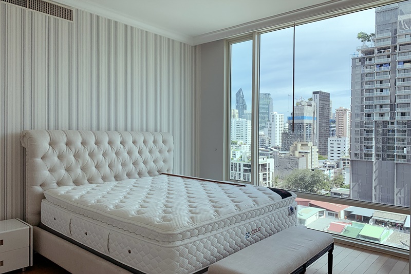 ให้เช่าคอนโด รอย์ช ไพรเวท เรสซิเดนซ์ส พื้นที่ 178 ตรม. 3 ห้องนอน เช่า 145,000 บ/ด