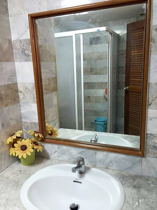 ให้เช่าคอนโด สีลม สวีท พื้นที่ 54 ตรม. 1 ห้องนอน ให้เช่า 18,000 บ/ด