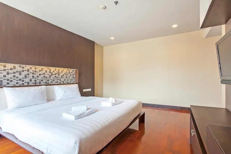 ให้เช่าคอนโด ดับเบิ้ล ทรี เรสซิเด้นซ์ พื้นที่ 165 ตร.ม. 2 ห้องนอน เช่า 40,000 บ/ด