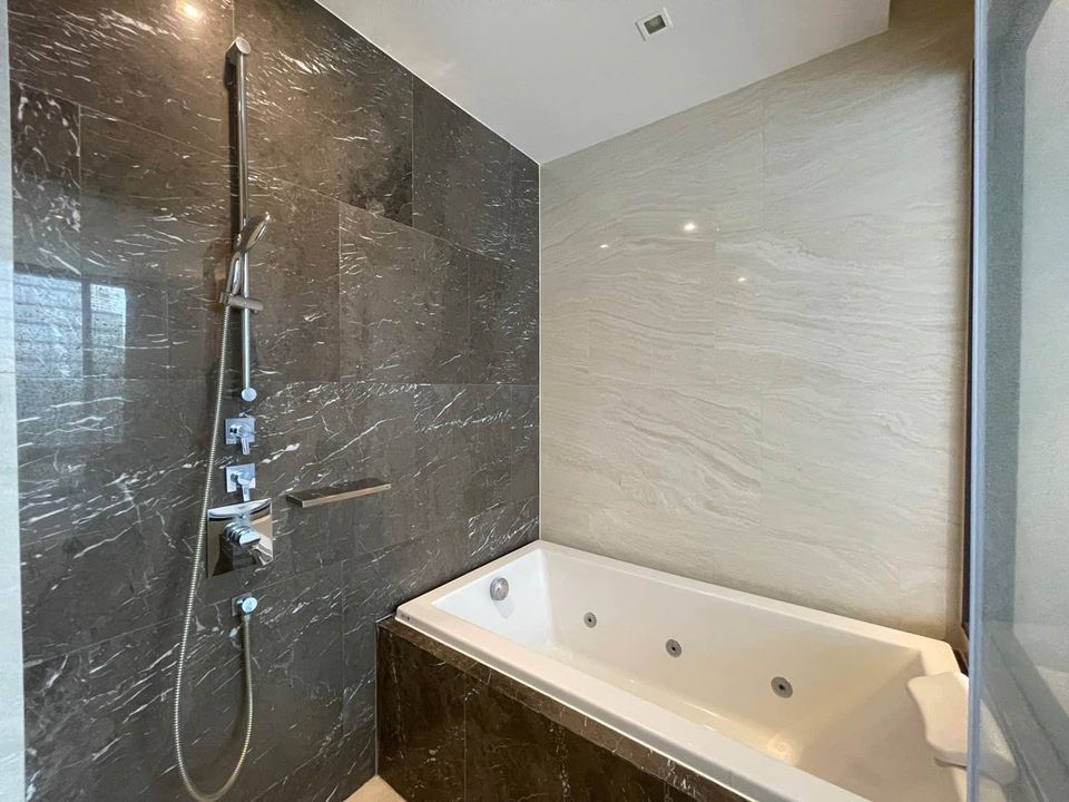 ให้เช่าคอนโด แอชตัน สีลม พื้นที่ 72 ตร.ม. 2 ห้องนอน ให้เช่า 65,000 บ/ด