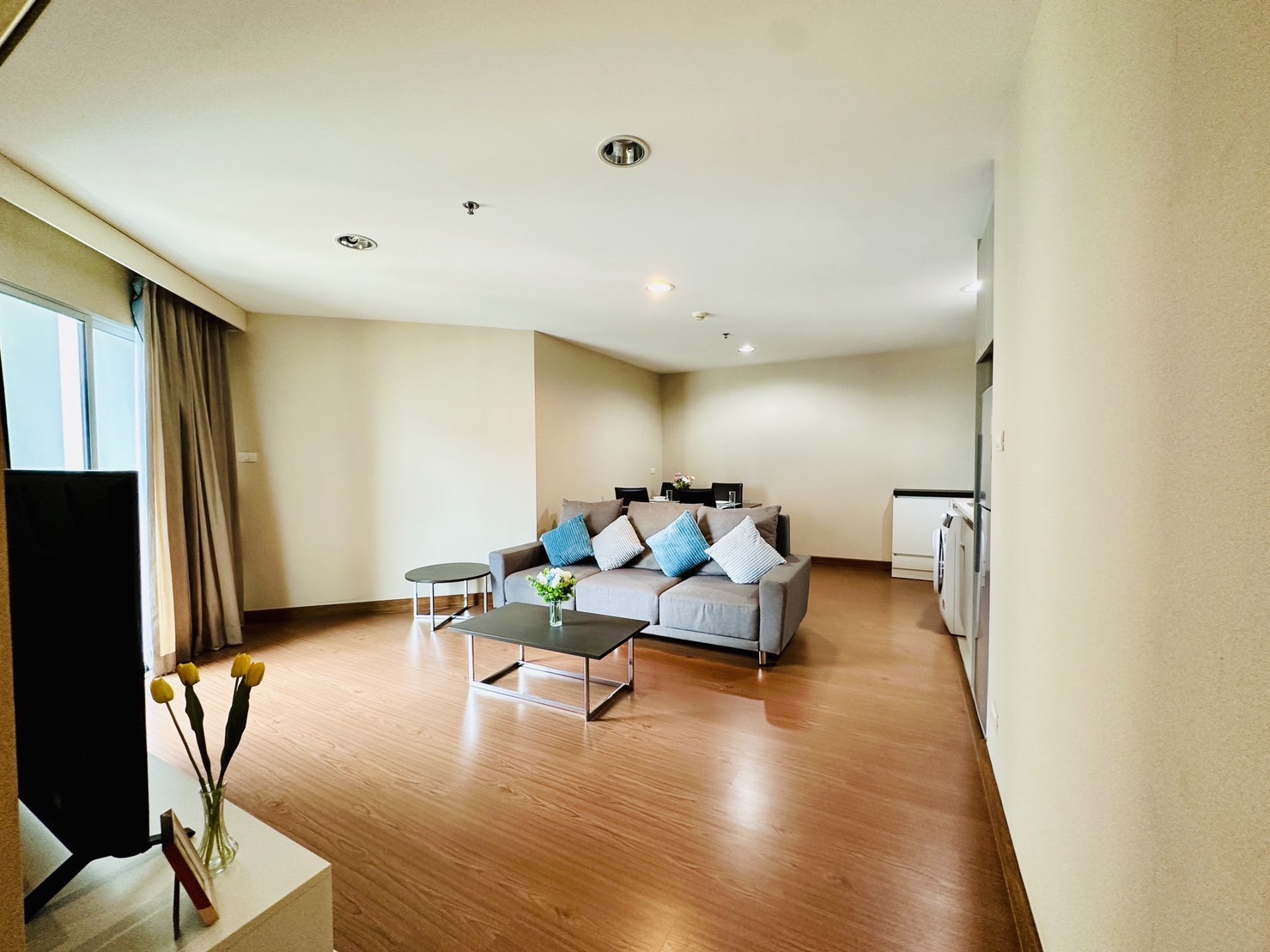 1 นอน 1 น้ำ 49 ตรม. ชั้น 17++ อาคาร B ราคา 22000 บาท