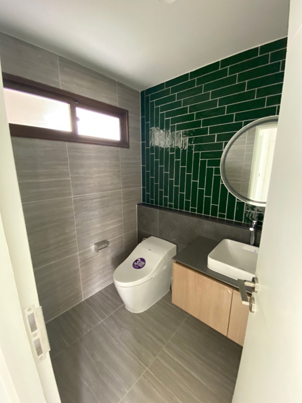 ขาย/ให้เช่าบ้านเดี่ยว 2 ชั้น ย่านบางกะปิ 77 ตรว. 4 ห้องนอน เช่า 300,000 บ/ด ขาย 32 ล.