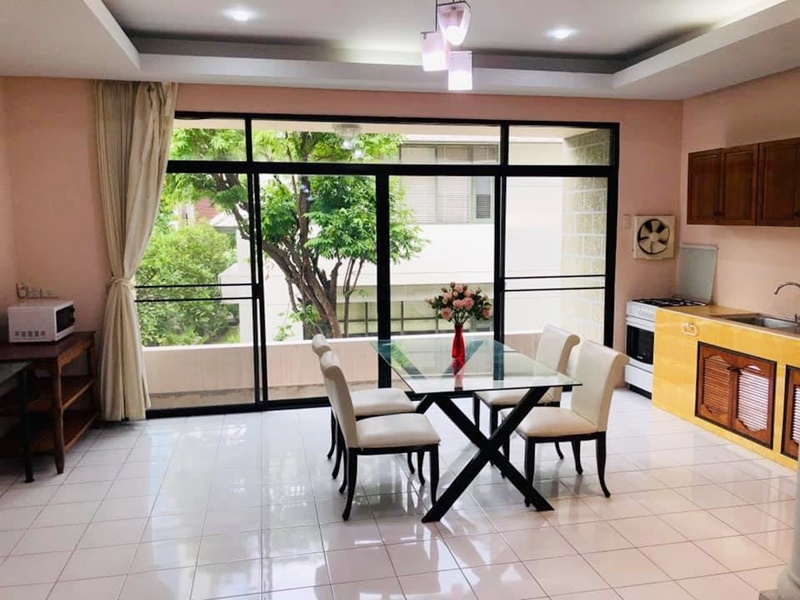 ให้เช่าทาวน์เฮ้าส์ 4 ชั้น ย่านสุขุมวิท พื้นที่ 400 ตรม. 4 ห้องนอน เช่า 65,000 บ/ด