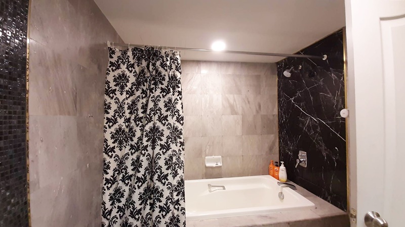 ให้เช่าคอนโด สเตท ทาวเวอร์ คอนโดมิเนียม พื้นที่ 68.23 ตรม. 1 ห้องนอน เช่า 30,000 บ/ด