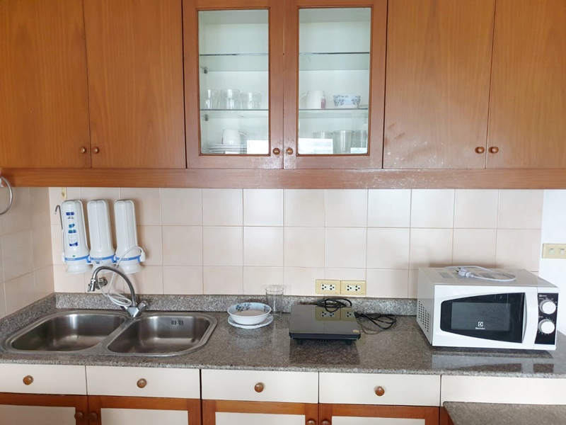 ให้เช่าคอนโด สีลม สวีท พื้นที่ 54 ตรม. 1 ห้องนอน ให้เช่า 18,000 บ/ด