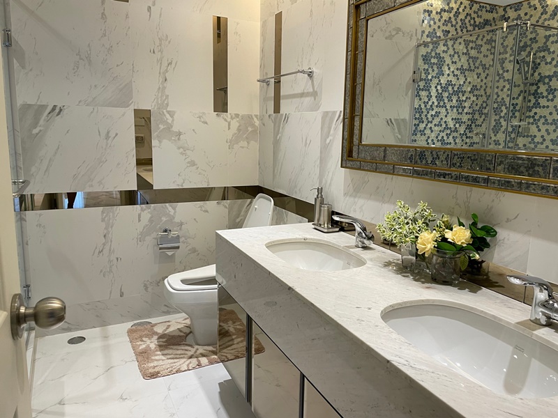 ให้เช่าคอนโด รอยัล เรสสิเดนซ์ พาร์ค 185 ตร.ม. 2 ห้องนอน (เพนต์เฮาส์) ขาย 45 ล้านบาท