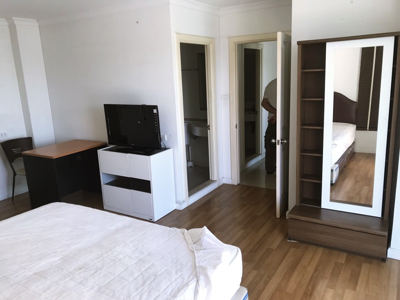 ให้เช่าคอนโด ลุมพินี เพลส พระราม 9 พื้นที่ 75 ตร.ม. 2 ห้องนอน เช่า 28,000 บ/ด