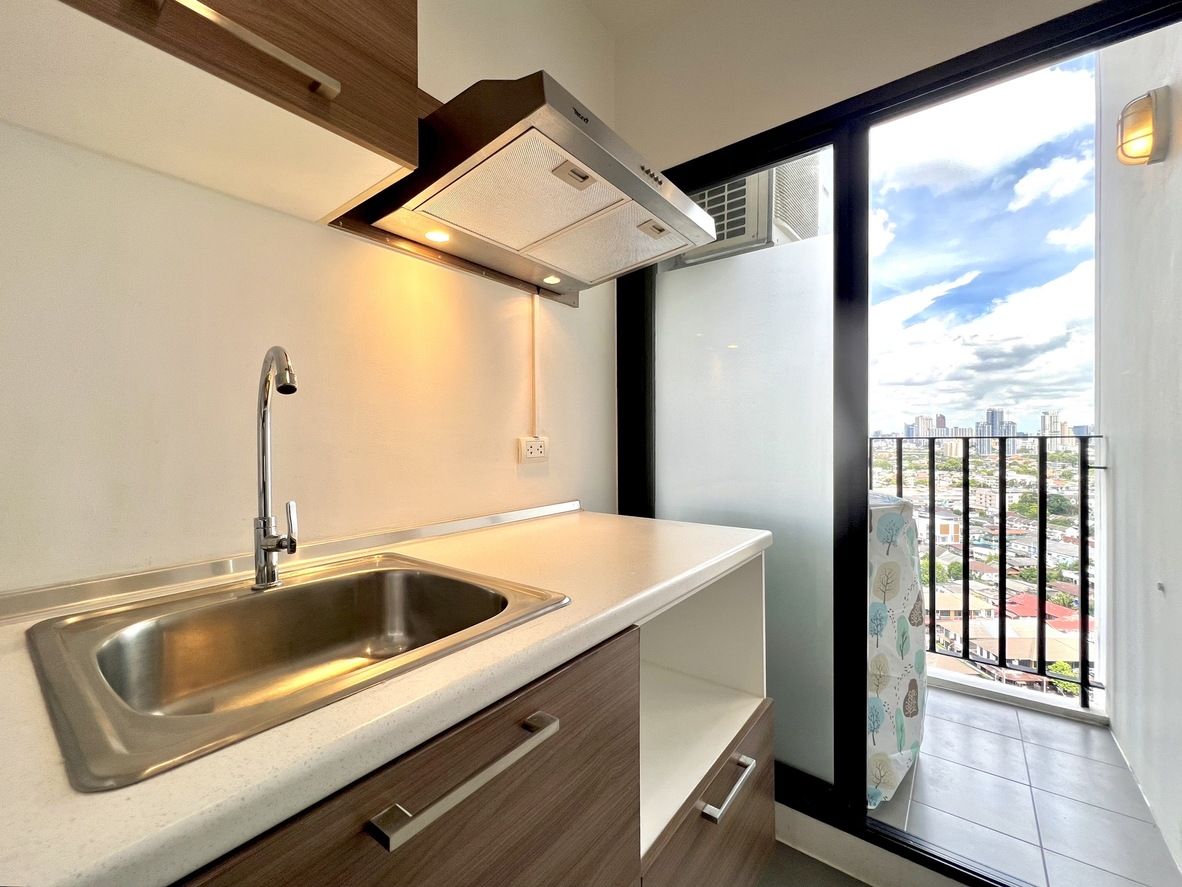 ให้เช่าคอนโด เดอะ ทรี อินเตอร์เชนจ์ พื้นที่ 30 ตร.ม. 1 ห้องนอน เช่า 11,000 บ/ด