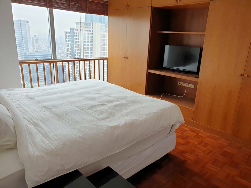 ให้เช่าคอนโด สีลม สวีท พื้นที่ 54 ตรม. 1 ห้องนอน ให้เช่า 18,000 บ/ด