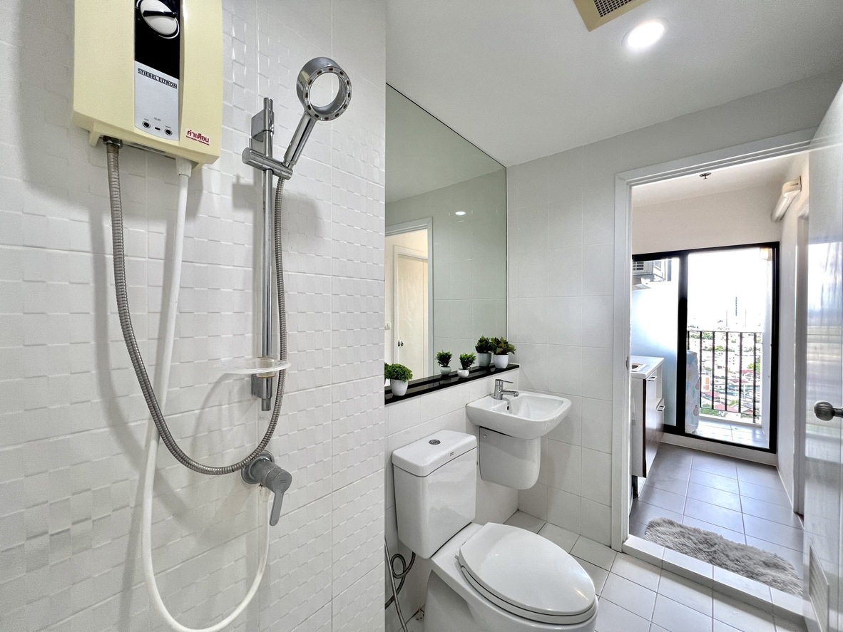 ให้เช่าคอนโด เดอะ ทรี อินเตอร์เชนจ์ พื้นที่ 30 ตร.ม. 1 ห้องนอน เช่า 11,000 บ/ด