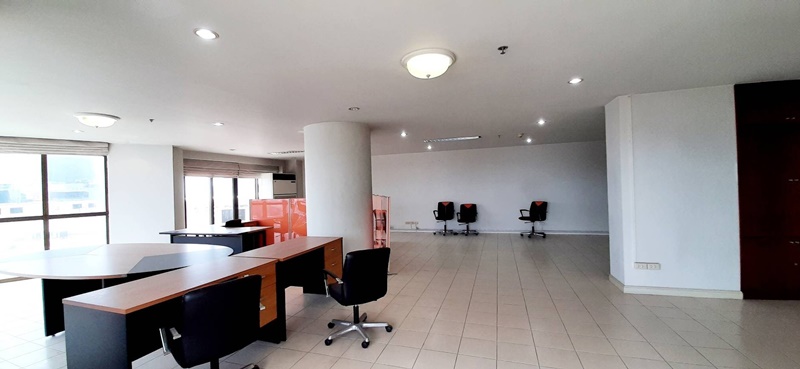 ขายคอนโด สเตท ทาวเวอร์ พื้นที่ 134 ตรม. 1 ห้องนอน ขาย 11 ล้านบาท