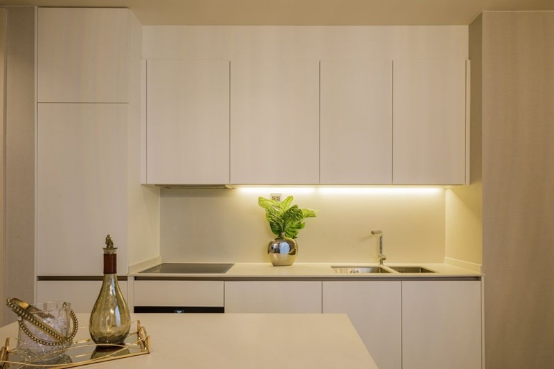 ให้เช่าคอนโด เดอะ สแตรนด์ ทองหล่อ พื้นที่ 95 ตร.ม. 2 ห้องนอน. เช่า 100,000 บ/ด