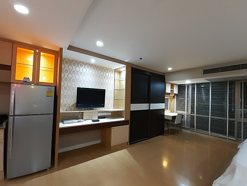 ให้เช่าคอนโด เดอะ เทรนดี้ คอนโดมิเนียม พื้นที่ 47 ตร.ม. ห้องสตูดิโอ เช่า 15,000 บ/ด