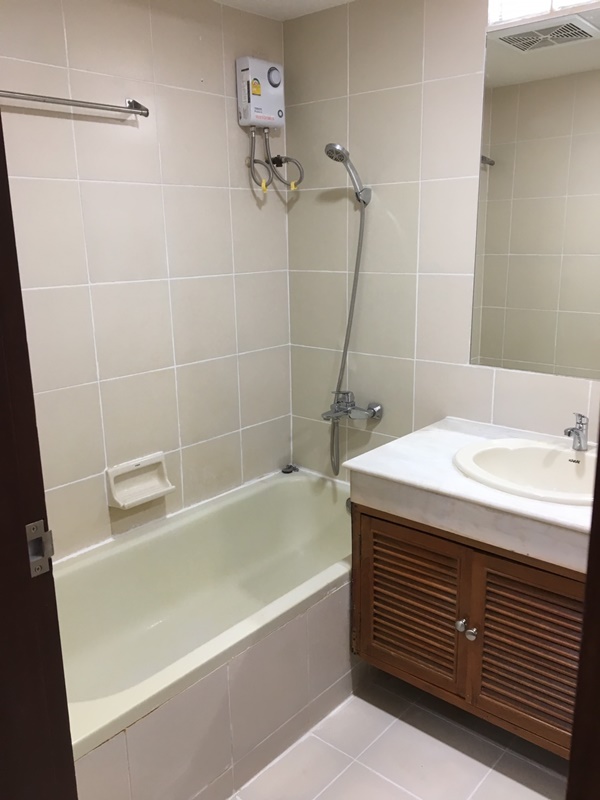 ให้เช่าคอนโด สุขุมวิท เฮ้าส์ พื้นที่ 126 ตร.ม. 2 ห้องนอน เช่า 40,000 บ/ด