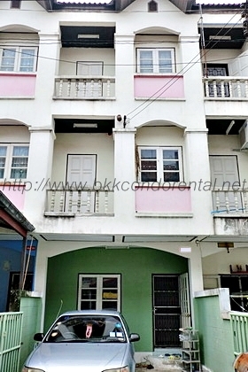 ทาวน์เฮ้าส์ 3 ชั้น ขาย Village Suan Thip พื้นที่ 18 ตร.วา .ขาย 000,000 บาท