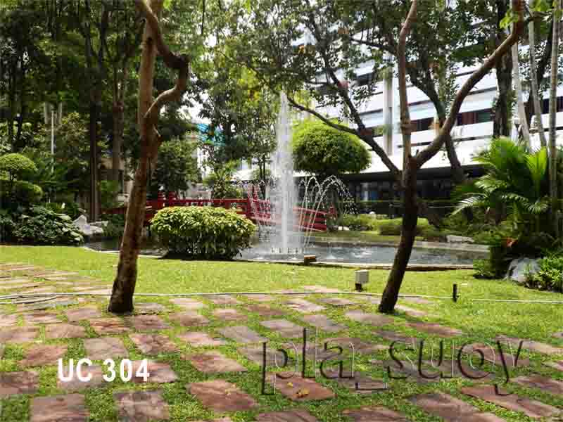 ชุดน้ำพุ ขาตั้ง ที่ มหาวิทยาลัย หอการค้า