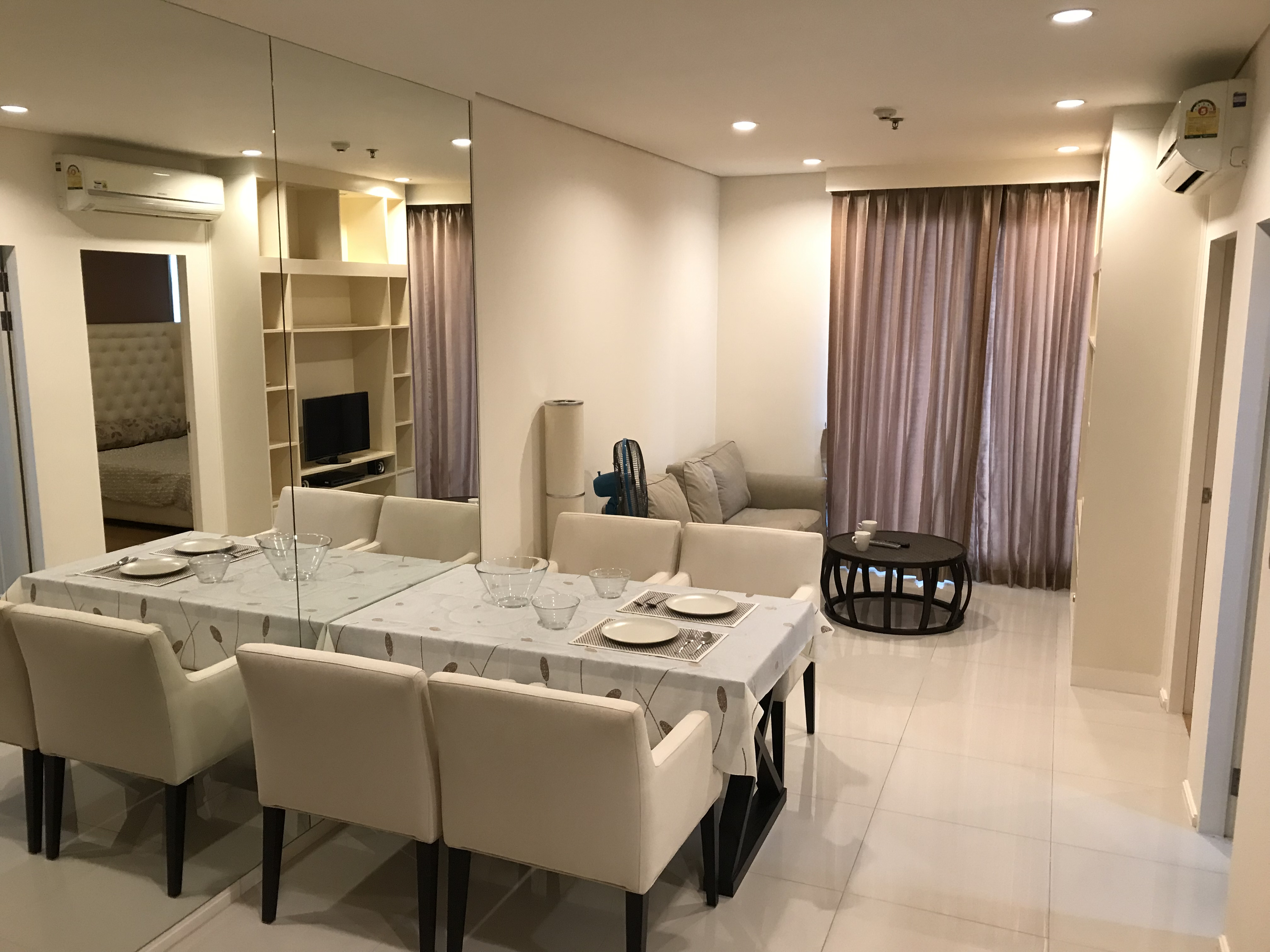 ขาย/ให้เช่า วิลล่า อโศก พื้นที่ 52 ตร.ม.1 ห้องนอน เช่า 25,000 บ/ด ขาย 8.5 ล.