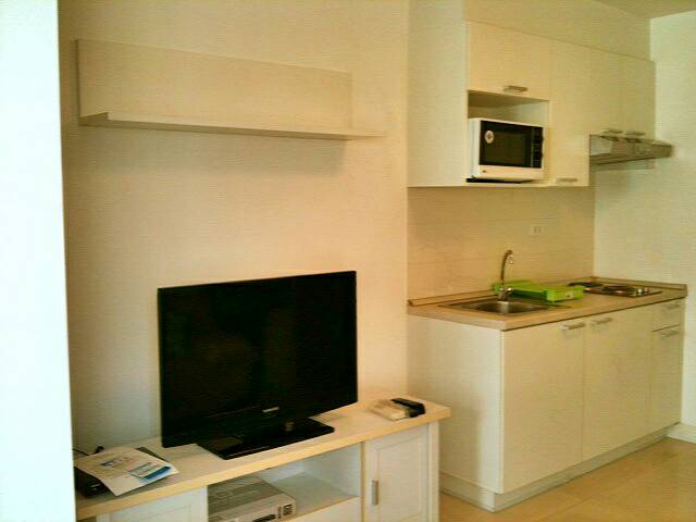 ให้เช่าคอนโด เดอะ โคลเวอร์ ทองหล่อ พื้นที่ 38 ตร.ม. 1 ห้องนอน เช่า 17,000 บ/ด