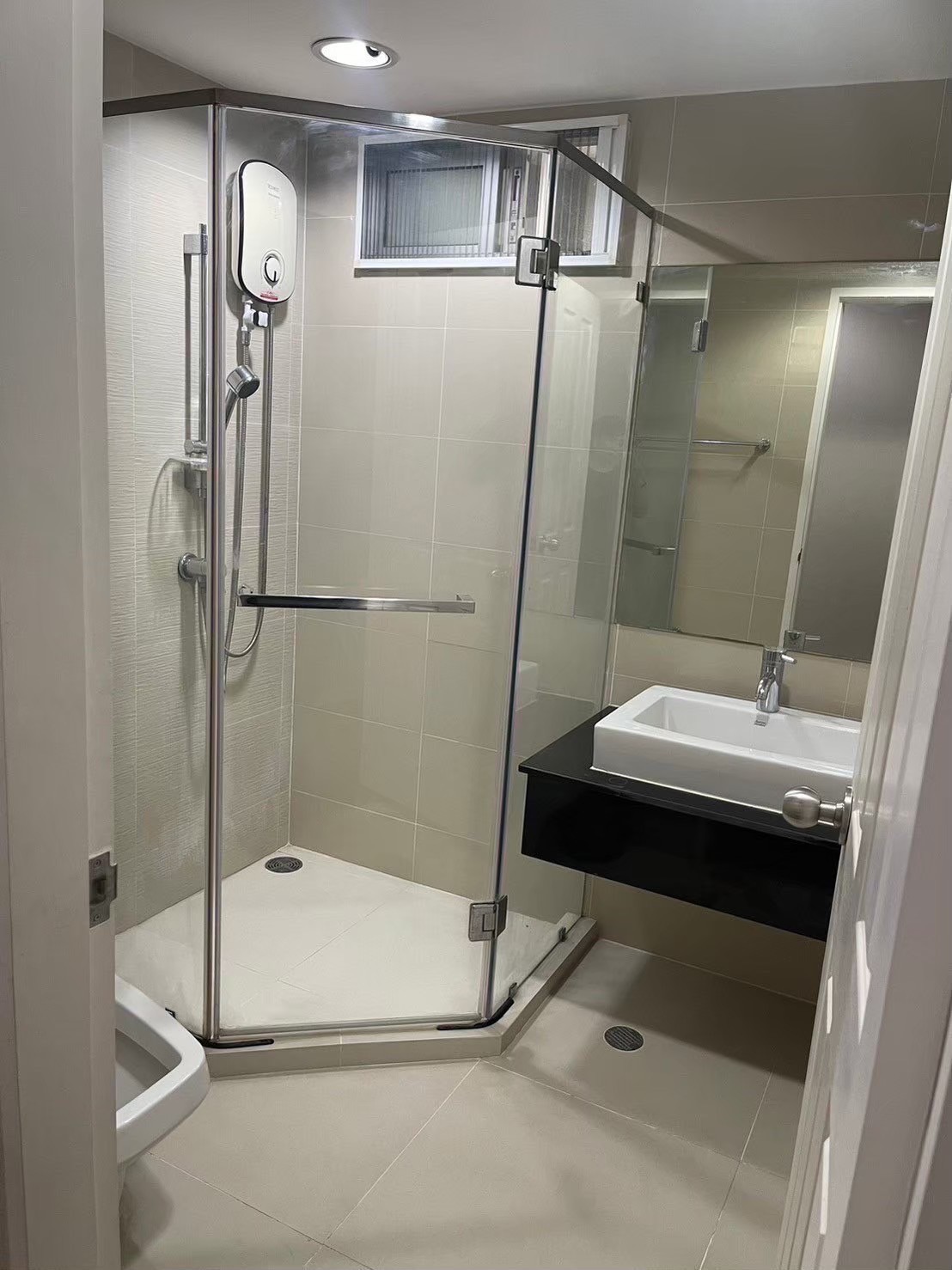 ให้เช่าคอนโด เบลล์ แกรนด์ พระราม 9 พื้นที่ 96 ตร.ม. 2 ห้องนอน