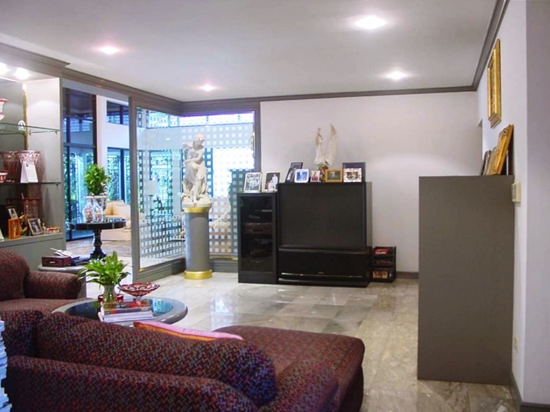 ขายบ้านเดี่ยว 2 ชั้น ย่านติวานนท์ พื้นที่ 1,154 ตารางวา 5 ห้องนอน ขาย 130 ล้านบาท