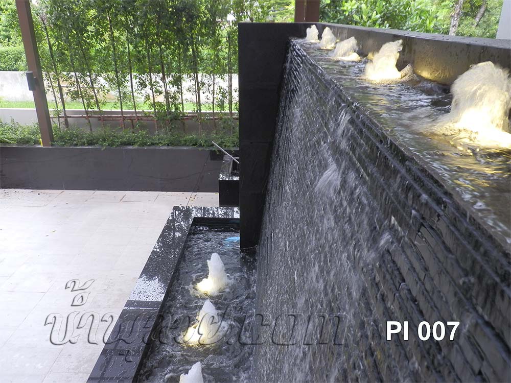 บ่อน้ำพุและน้ำตก ที่บ้านคุณพิศมัย ม.ไม้ล้อมเรือน