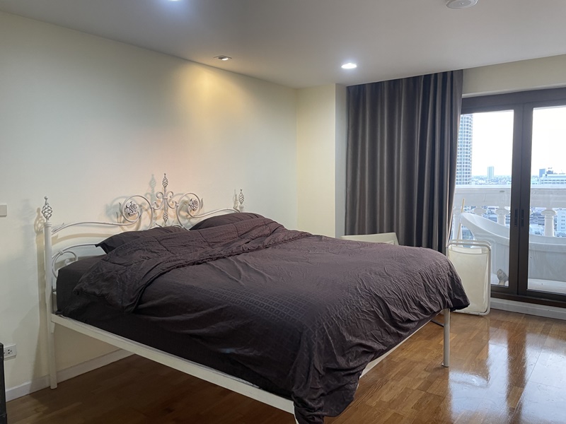 ให้เช่าคอนโด สเตท ทาวเวอร์ คอนโดมิเนียม พื้นที่ 136 ตรม. 2 ห้องนอน เช่า 50,000 บ/ด