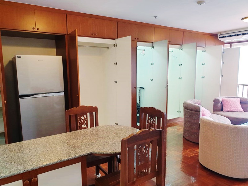 ให้เช่าคอนโด สีลม สวีท พื้นที่ 54 ตรม. 1 ห้องนอน ให้เช่า 18,000 บ/ด