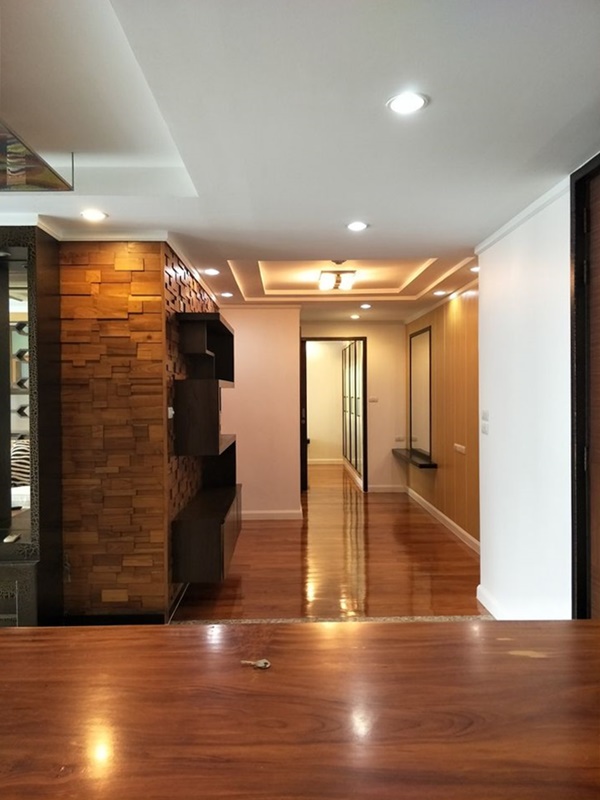 ขายคอนโด อเวนิว 61 พื้นที่ 102 ตร.ม. 2 ห้องนอน ขาย 13 ล้านบาท