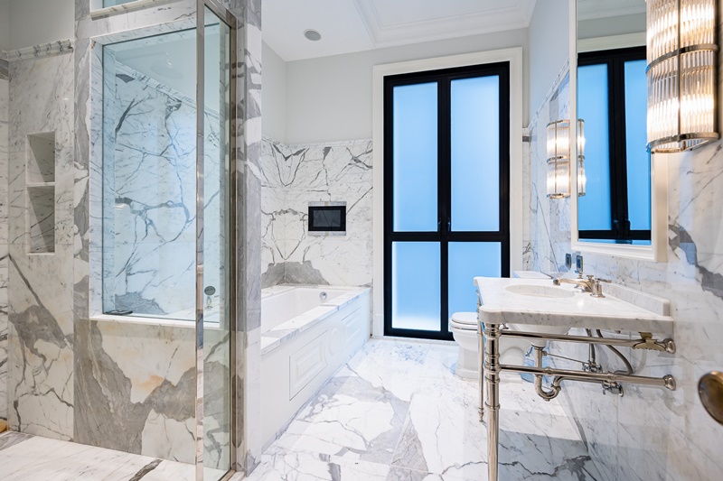 ให้เช่าคอนโด ไนน์ตี้เอท ไวร์เลส พื้นที่ 132 ตร.ม. 2 ห้องนอน เช่า 180,000 บ/ด